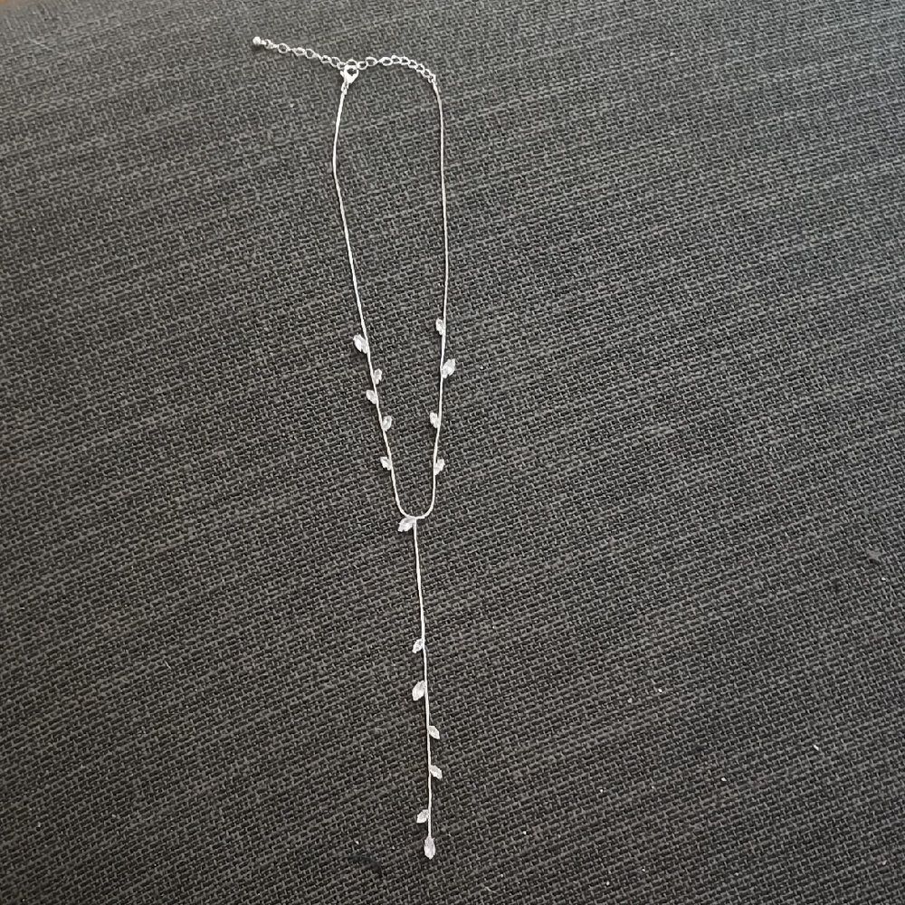 Elegant Silver Leaf Necklace